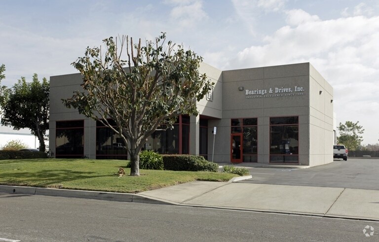 More Photos Of 1511 S Vineyard Ave, Ontario Warehouse For Lease