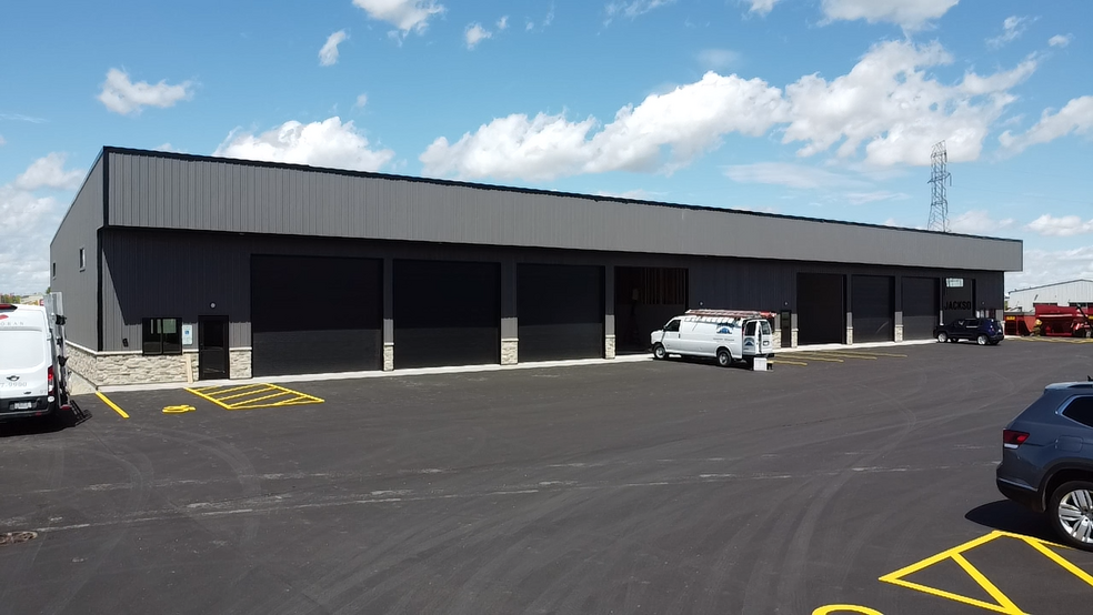 Primary Photo Of 5700 W Clairemont Dr, Appleton Flex For Lease