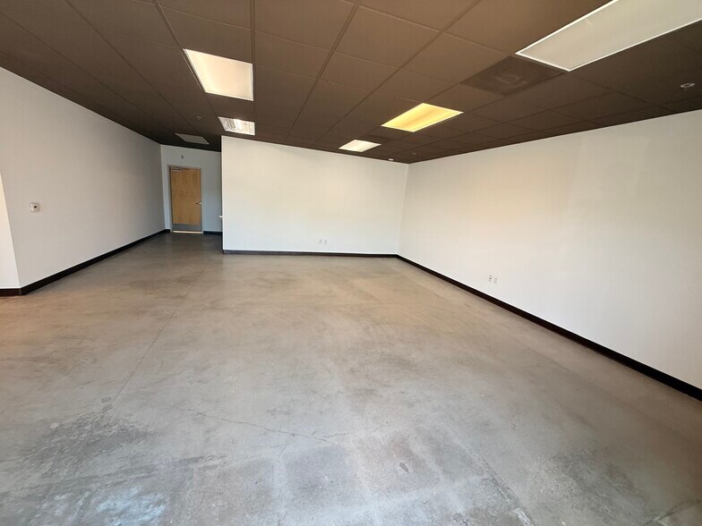 More Photos Of 28751 Industry Dr, Valencia Warehouse For Sale