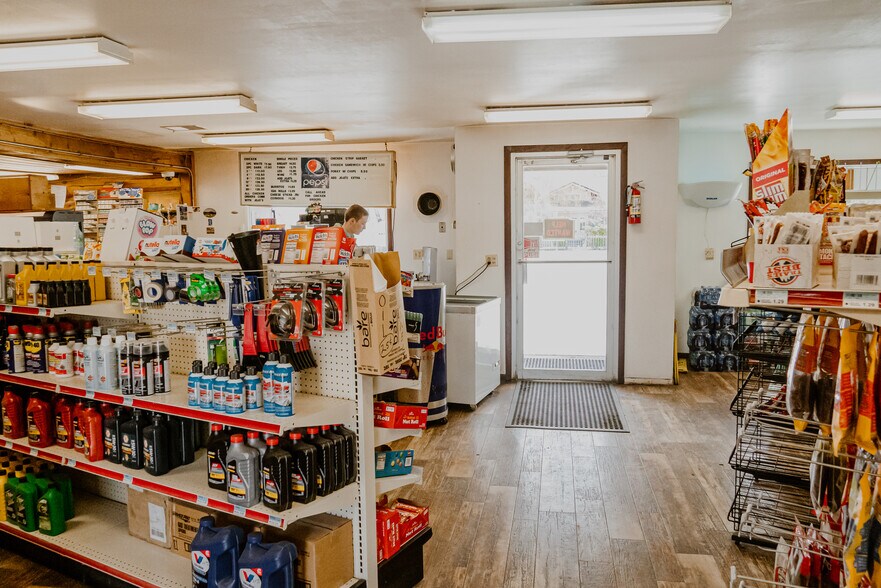 More Photos Of 325 S Main St, Twin Bridges Service Station For Sale