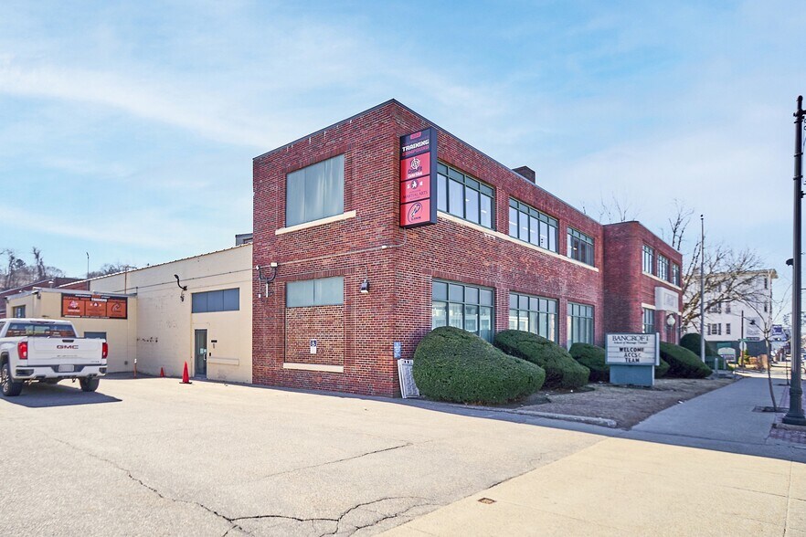 More Photos Of 333 Shrewsbury St, Worcester Warehouse For Lease
