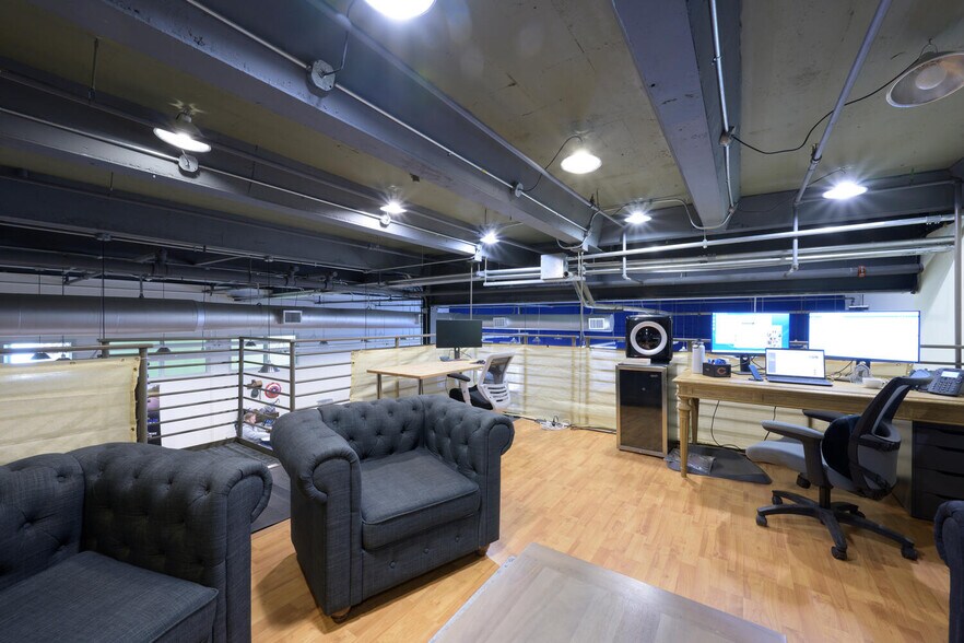 More Photos Of 400 Clematis St, West Palm Beach Loft Creative Space For Sale