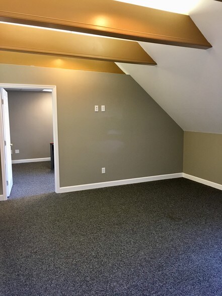 More Photos Of 700 Mobjack Pl, Newport News Office For Sale