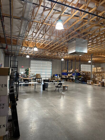 More Photos Of 7421 S 89th Pl, Mesa Showroom For Lease