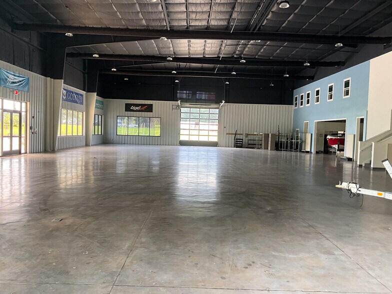 More Photos Of 804 Harmony Rd, Eatonton Showroom For Sale