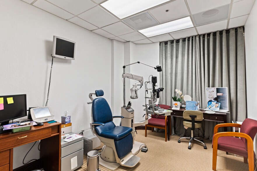 More Photos Of 540 University Ave, Palo Alto Medical For Sale