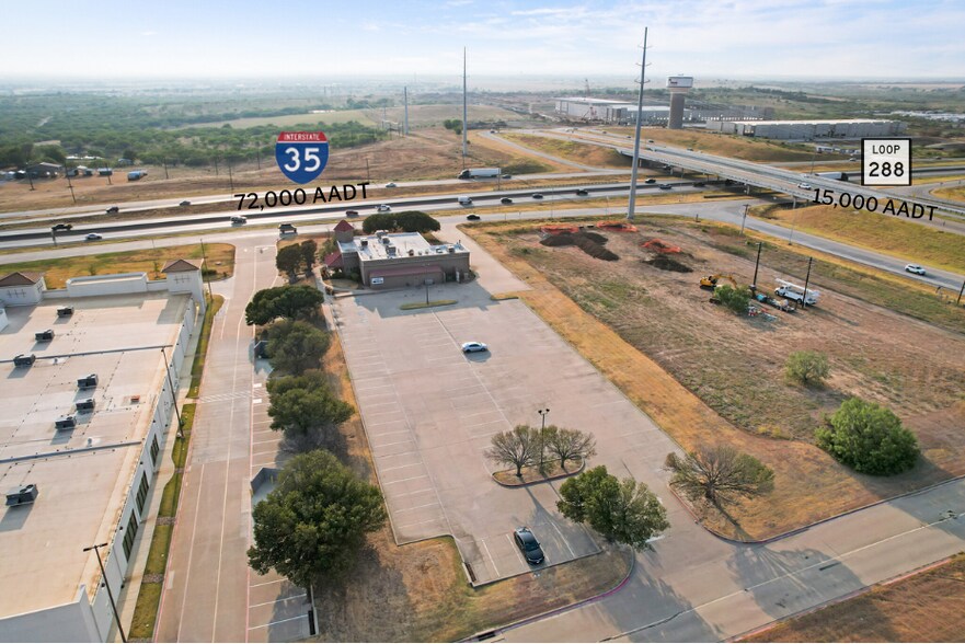 More Photos Of 5812 N Interstate 35, Denton Restaurant For Lease