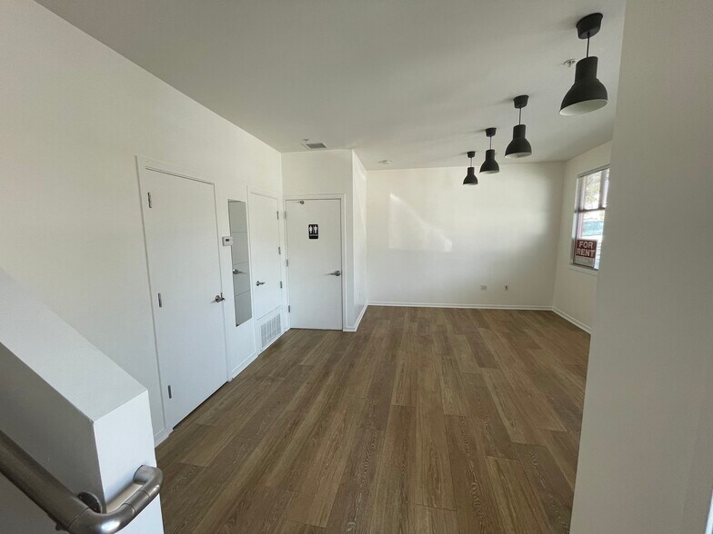 More Photos Of 6555-6557 Shattuck Ave, Oakland Office Residential For Lease