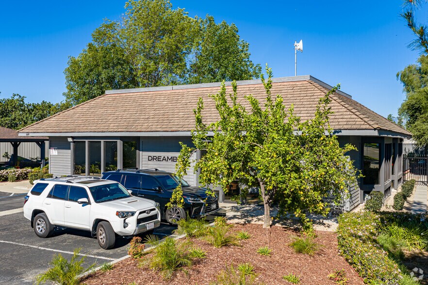 More Photos Of 669 Cliffside Dr, San Dimas Office For Lease