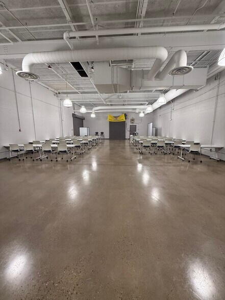 More Photos Of 50 Tower Ln, Avon Light Manufacturing For Sale
