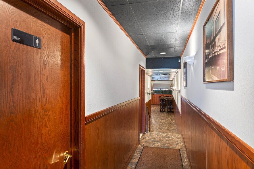 More Photos Of 122 Cayuga St, Fulton Restaurant For Sale