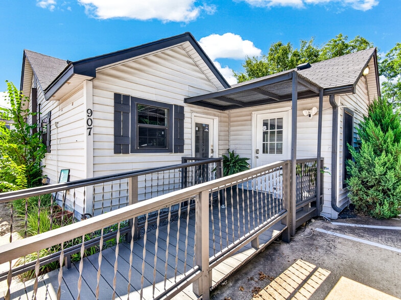 More Photos Of 907 N Goliad Rd, Rockwall Office For Lease