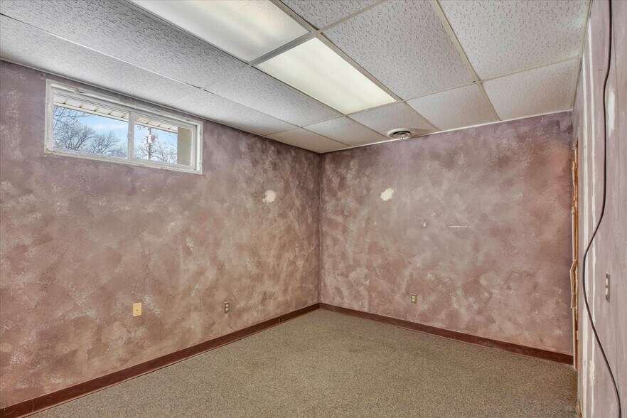 More Photos Of 820 N Pine River St, Ithaca Healthcare For Sale