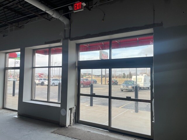More Photos Of 831-923 W Clairemont Ave, Eau Claire Storefront For Lease