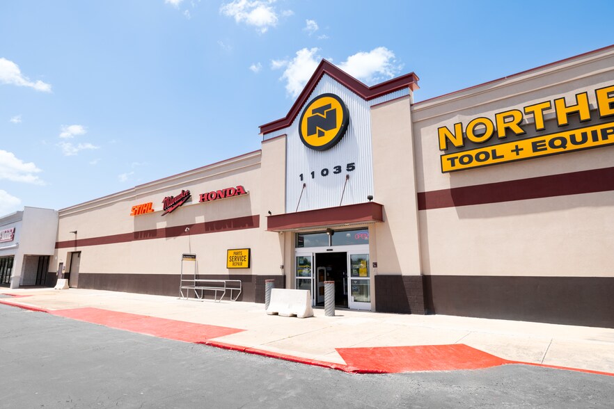 More Photos Of 10907-11095 East Fwy, Houston Unknown For Lease