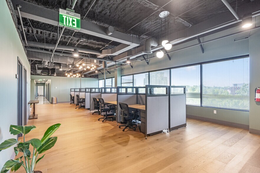 More Photos Of 200 W Towsontown Blvd, Towson Coworking Space