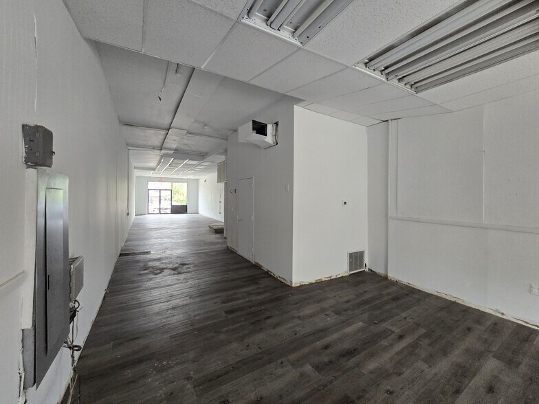 More Photos Of 88 Main St, Madison Freestanding For Sale