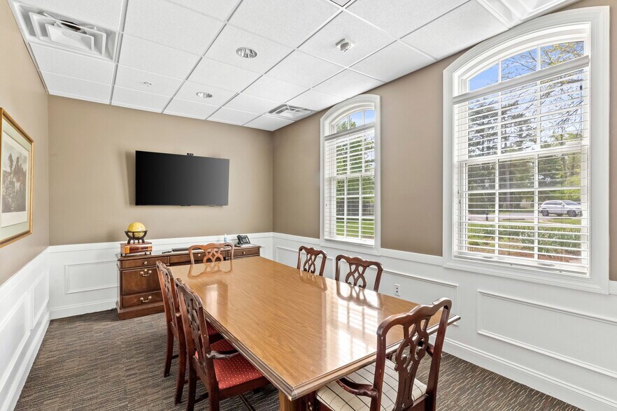 More Photos Of 3705 Kennett Pike, Greenville Office For Lease