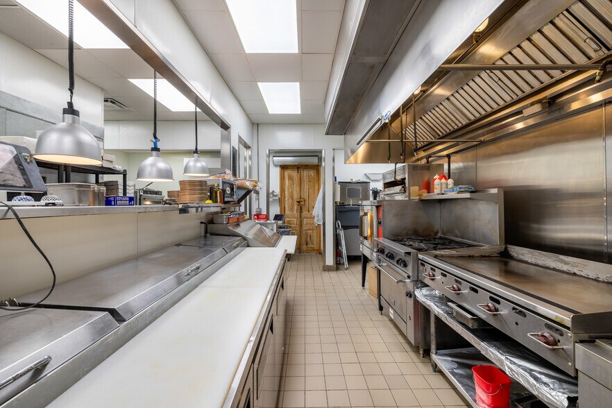 More Photos Of , Round Top Unknown For Sale