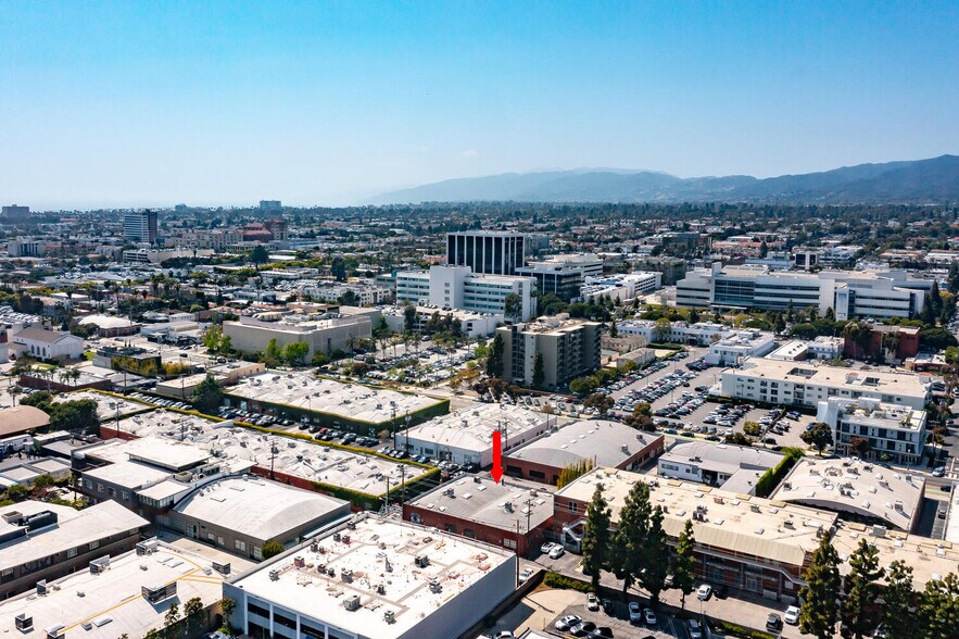 More Photos Of 2210 Broadway, Santa Monica Loft Creative Space For Lease