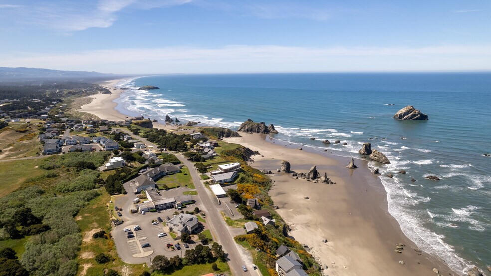 More Photos Of 1695 Beach Loop Drive, Bandon Restaurant For Sale
