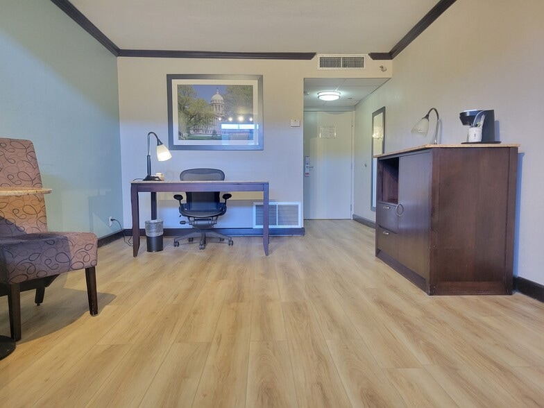 More Photos Of 2101 S Meridian Ave, Oklahoma City Hotel For Sale