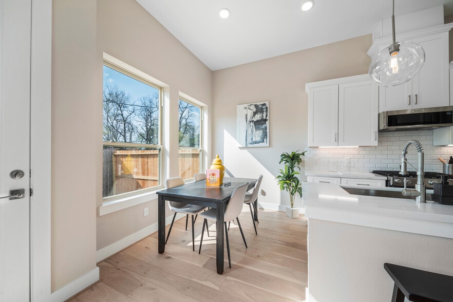 More Photos Of 2632 Paul Quinn St, Houston Apartments For Sale