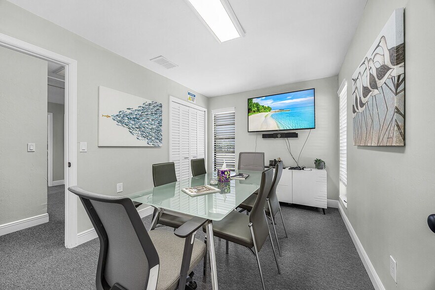 More Photos Of 2959 Oleander St, Saint James City Office For Sale