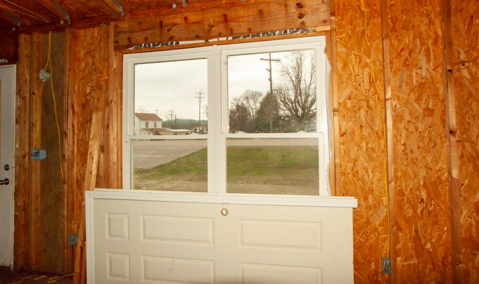 More Photos Of 420 Cherohala Skyway, Tellico Plains General Retail For Sale