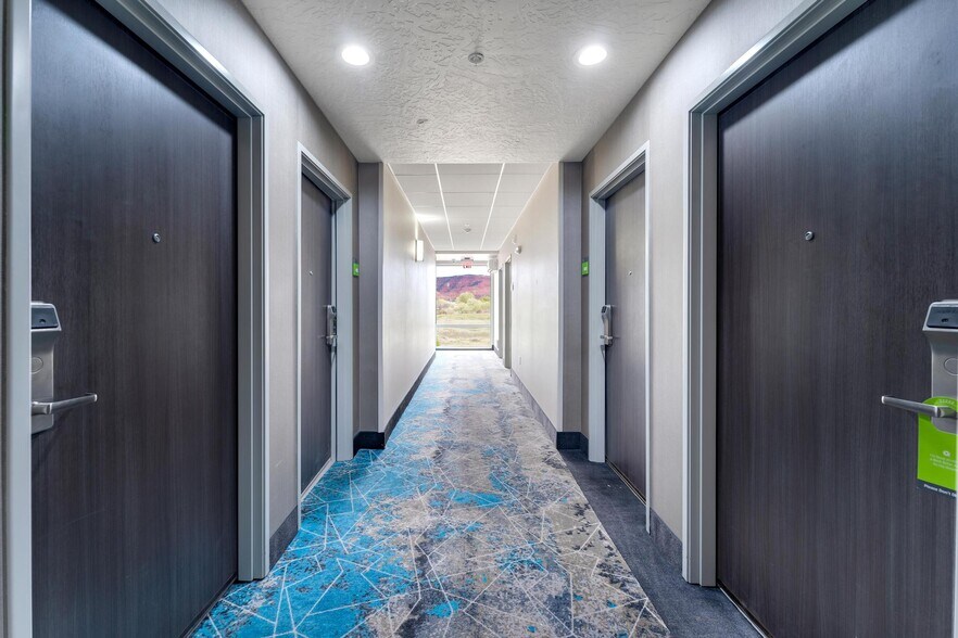 More Photos Of 465 S 100 E, Kanab Hospitality For Sale
