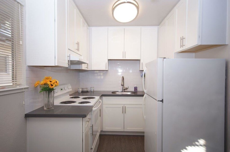 More Photos Of 2412 Q St, Sacramento Apartments For Sale