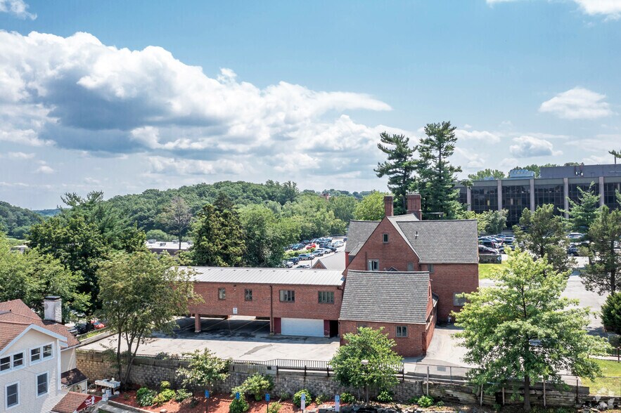 More Photos Of 1010 N Broadway, Yonkers Medical For Lease