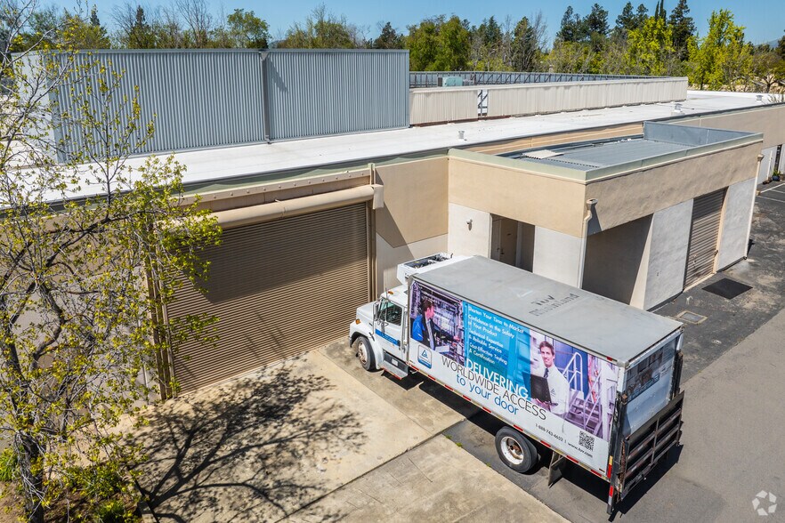 More Photos Of 1279 Quarry Ln, Pleasanton Light Manufacturing For Lease
