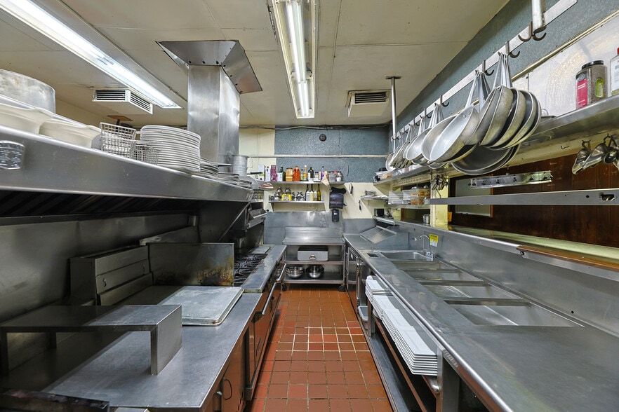 More Photos Of 4557 Sherman Oaks Ave, Sherman Oaks Restaurant For Lease