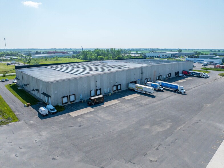 More Photos Of 238 Corduroy Rd, Russell Industrial For Lease