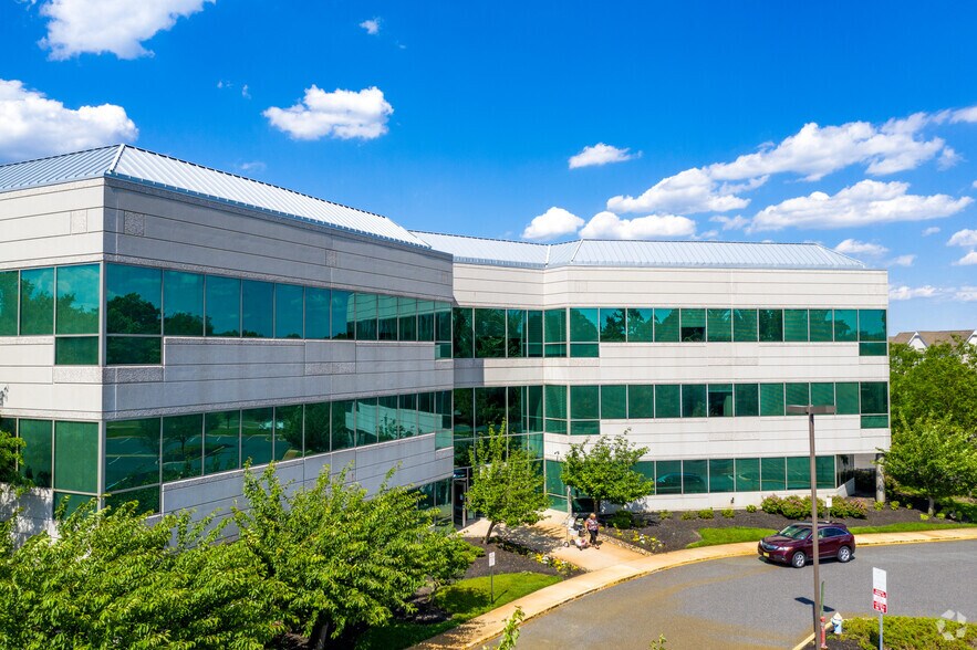 More Photos Of 1000 Bishops Gate Blvd, Mount Laurel Office For Lease