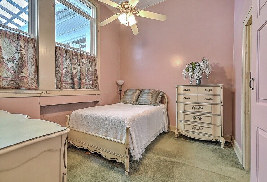 More Photos Of 19407 Bethel Rd, Abingdon Flex For Sale