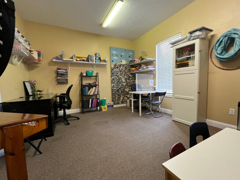 More Photos Of 2760-2766 Dora Ave, Tavares Medical For Sale