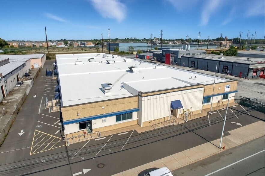 Primary Photo Of 7520 State Rd, Philadelphia Warehouse For Lease