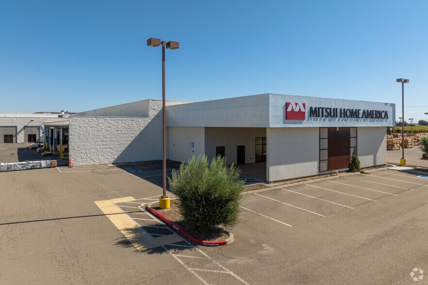 More Photos Of 1333 E Kettleman Ln, Lodi Auto Dealership For Lease