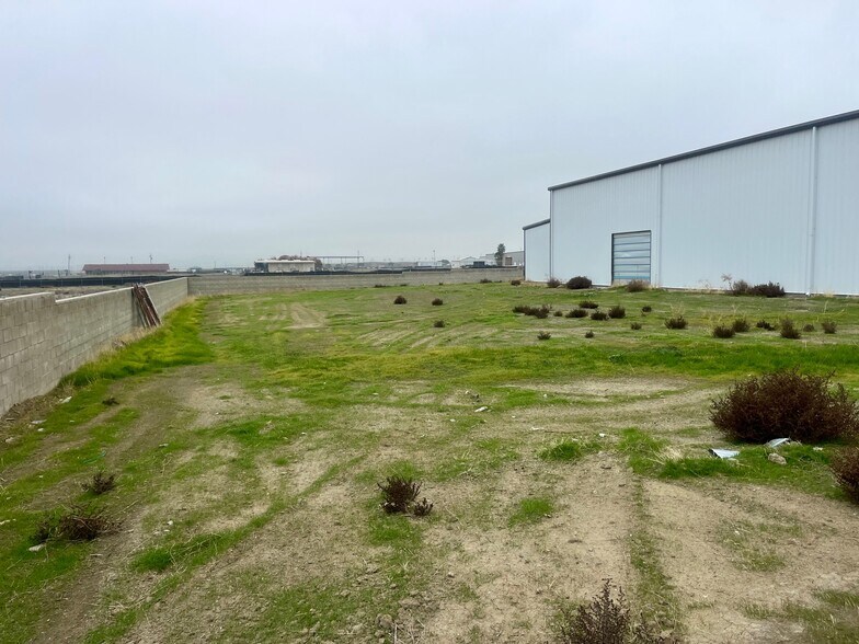More Photos Of 9840 Cody St, Coalinga Industrial For Lease
