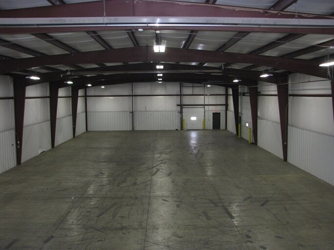 More Photos Of 2701 Decio Dr, Elkhart Warehouse For Lease