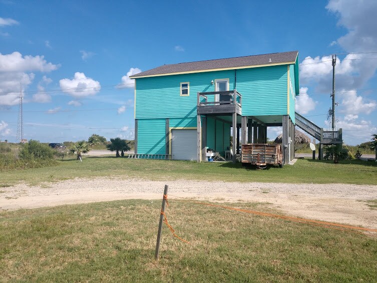 More Photos Of 2570 Hwy 87, Crystal Beach Freestanding For Sale