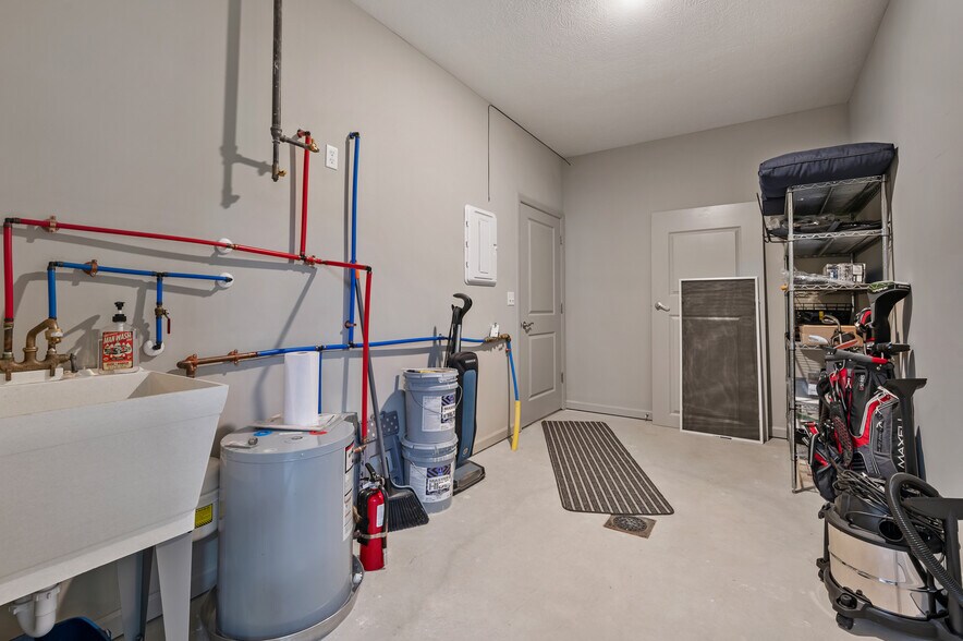 More Photos Of 1230 Stoops Ferry Rd, Coraopolis Flex For Sale