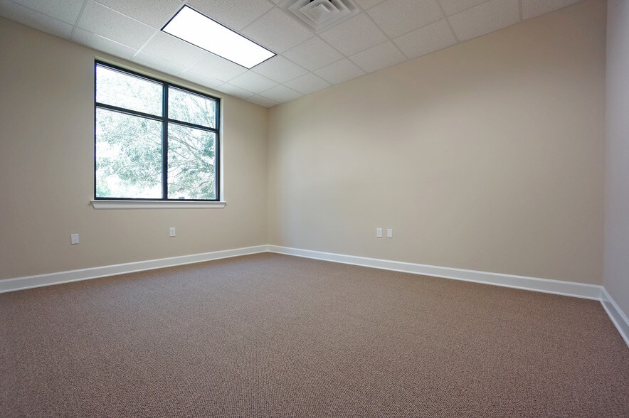 More Photos Of 12930 Dairy Ashford Rd, Sugar Land Medical For Lease