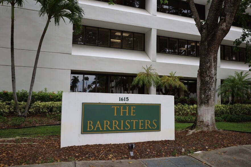 More Photos Of 1615 Forum Pl, West Palm Beach Office For Lease