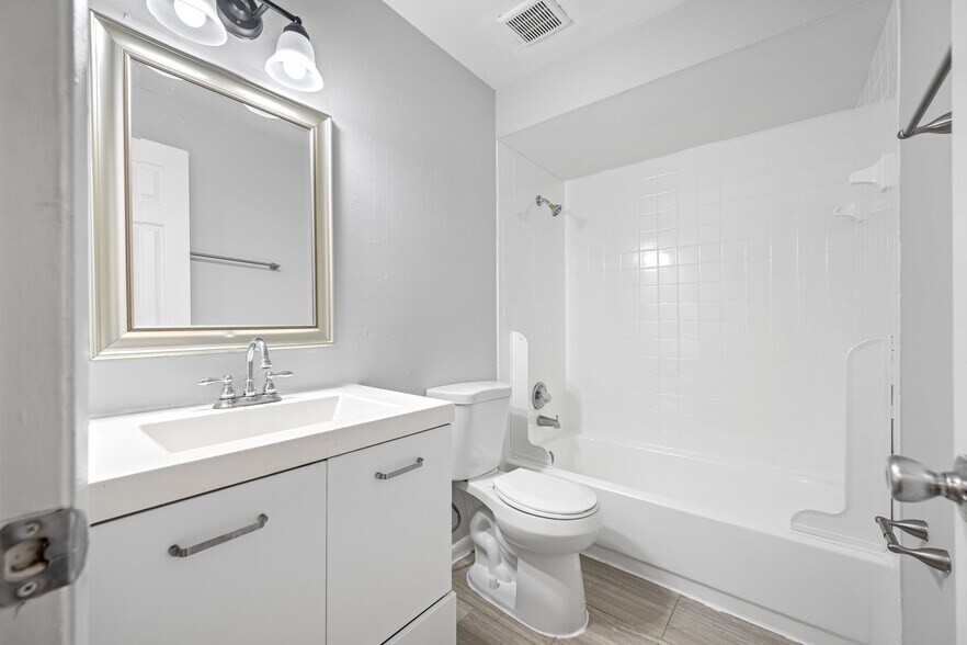 More Photos Of 4002-4004 N Branch Ave, Tampa Apartments For Sale