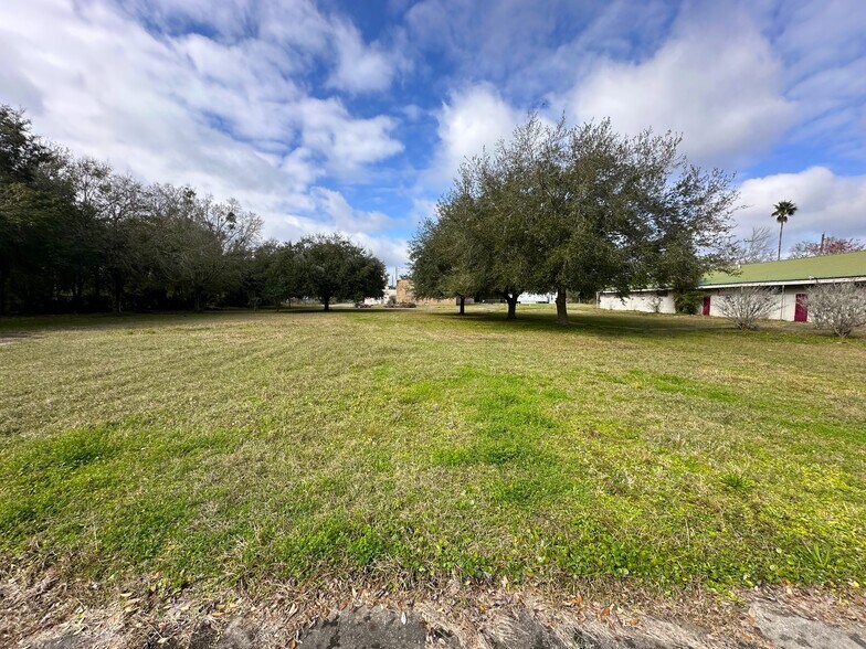 More Photos Of 2335 N Davis St, Jacksonville Religious Facility For Sale
