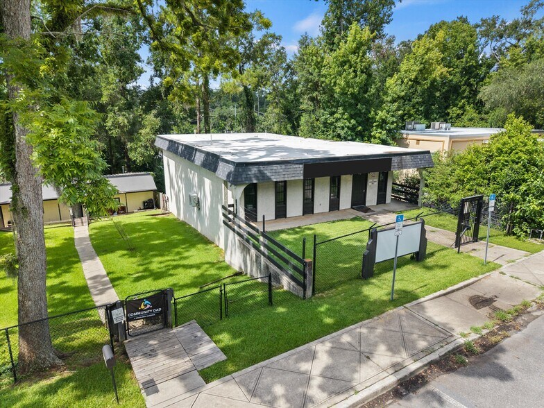 More Photos Of 1355 E Lafayette St, Tallahassee Veterinarian Kennel For Sale