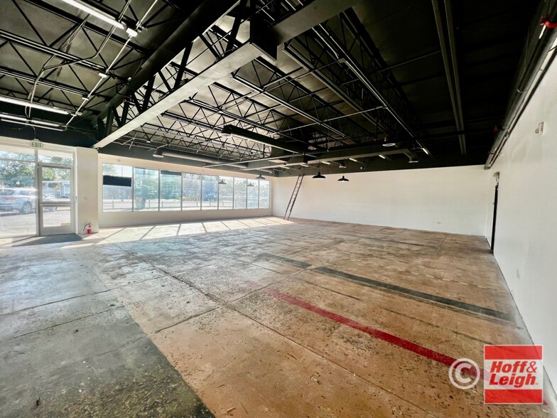 More Photos Of 4011-4035 S Broadway St, Englewood Unknown For Lease